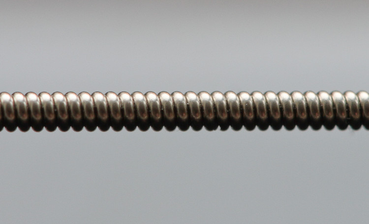 E-string extreme closeup